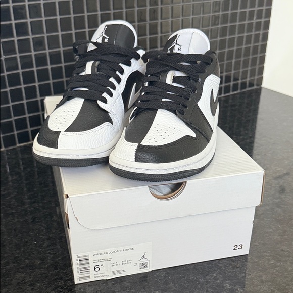 Nike Air Jordan 1 Low SE - Picture 3 of 15